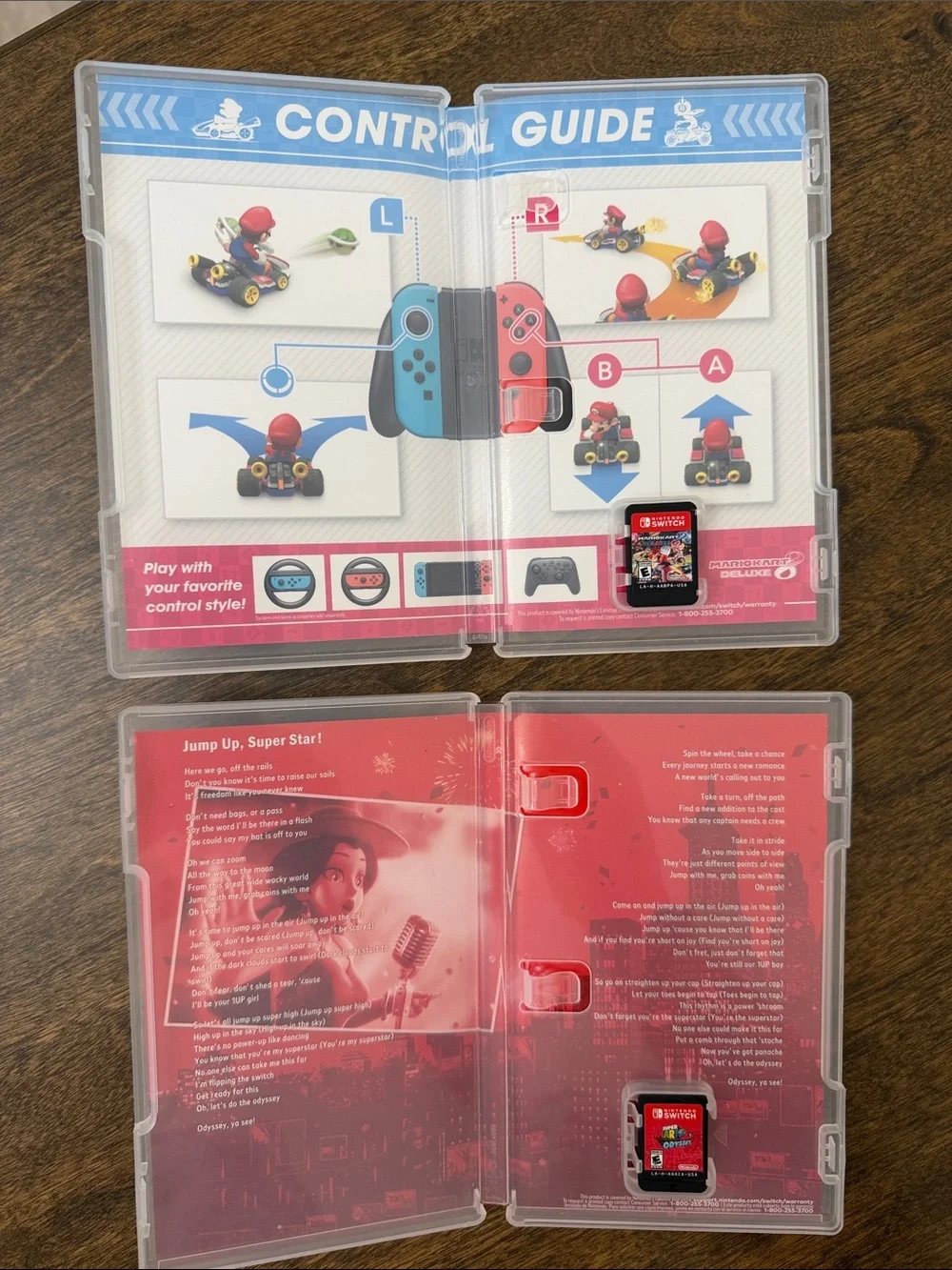 Nintendo Switch Super Mario Odyssey & Mario Kart 8 Deluxe - Red